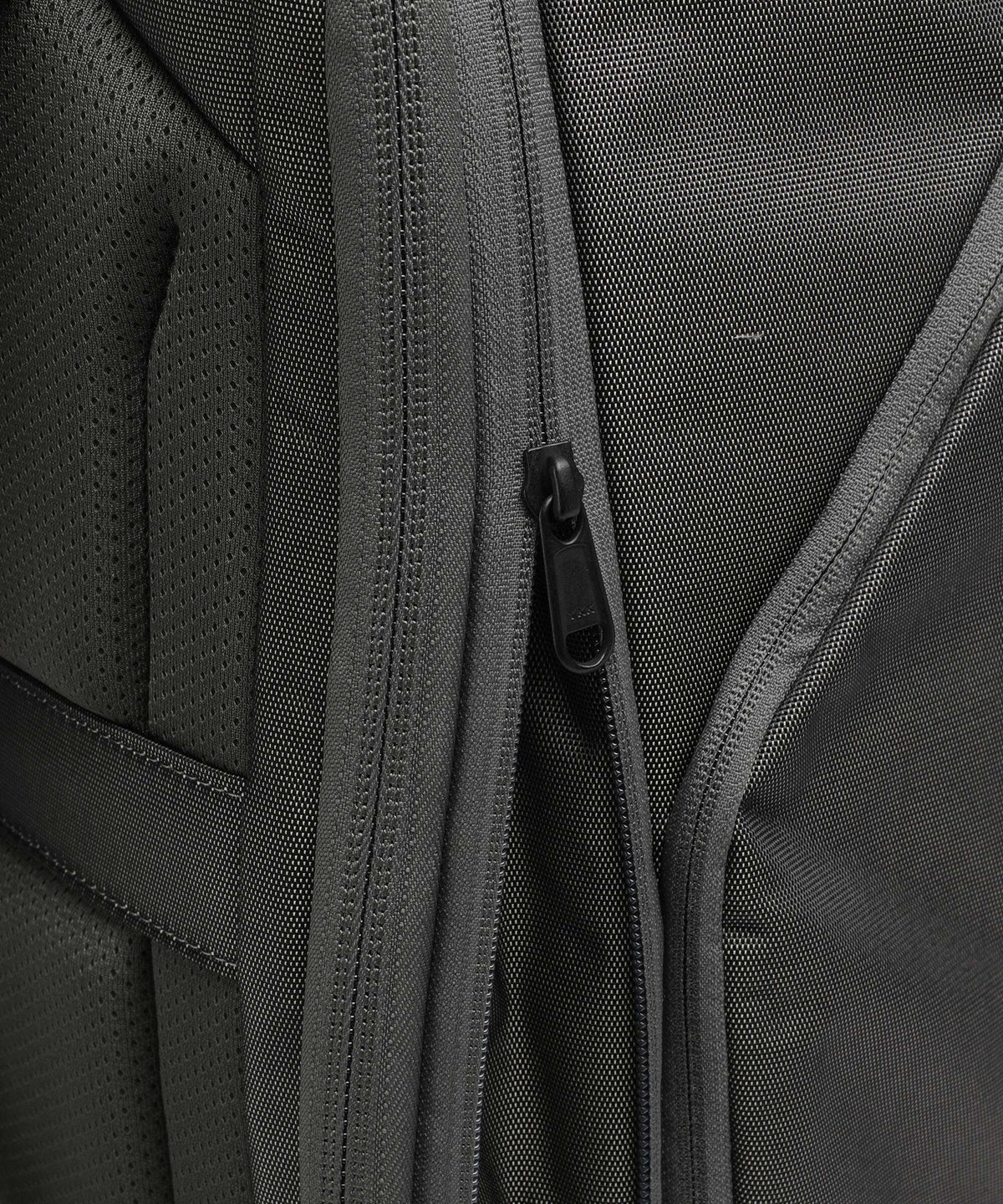 Thule Subterra 2 26 Backpack vetiver gray