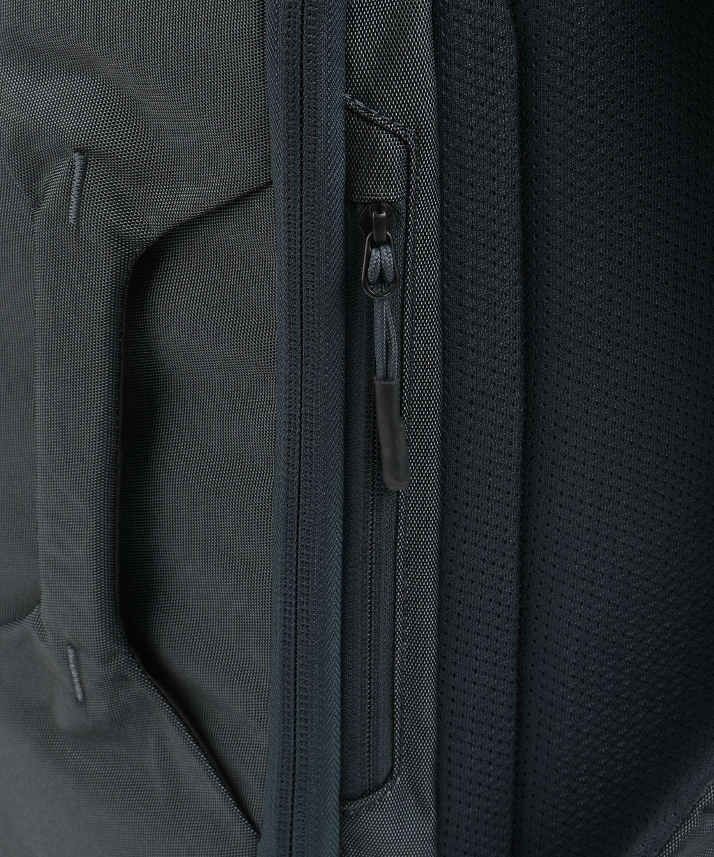 Thule Subterra 2 Convertible Backpack bag dark slate