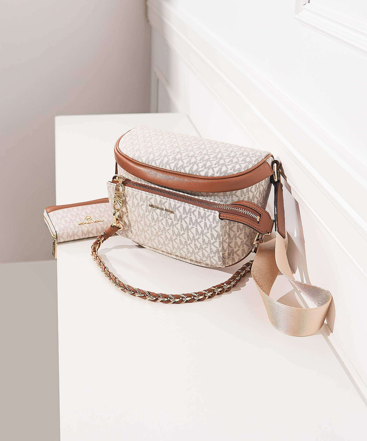 Michael Kors Slater Crossbody bag vanilla/acorn