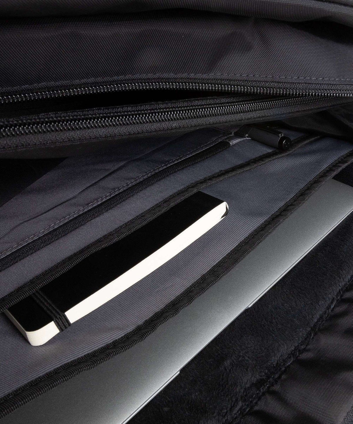 Eastpak Satch Tote bag cnnct black