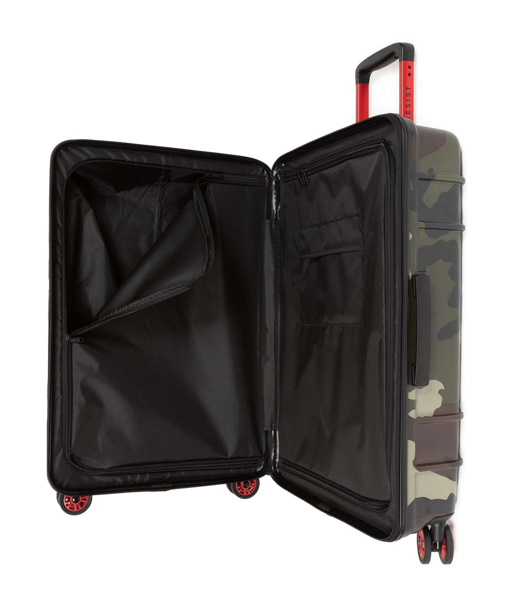Eastpak Resist'R Zip Spinner (4 wheels) camo