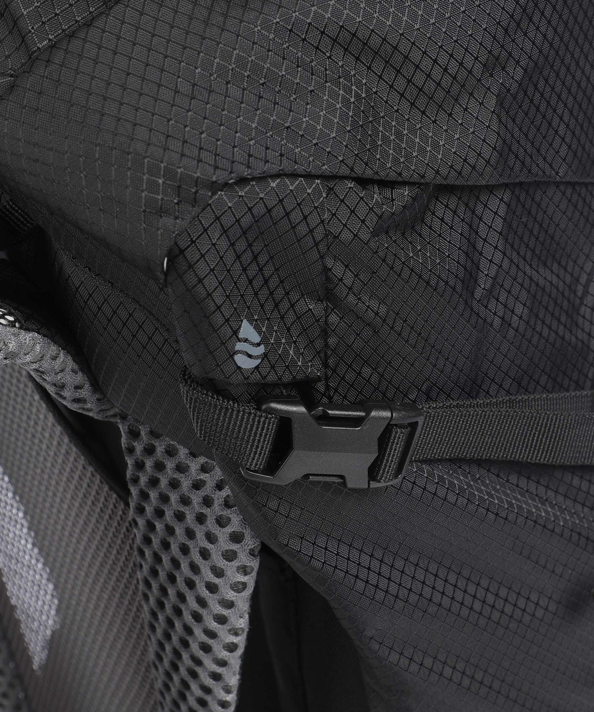 Deuter Futura 32 Hiking backpack black