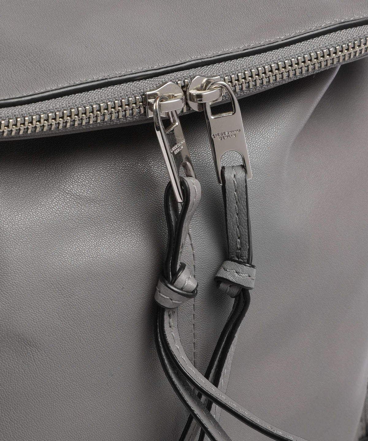 Liebeskind Hera Sheep Natural S Backpack grigio