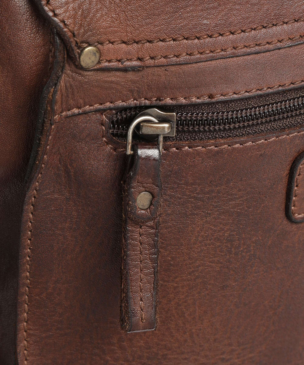 Aunts & Uncles Barbershop Verdi Crossbody bag boubon