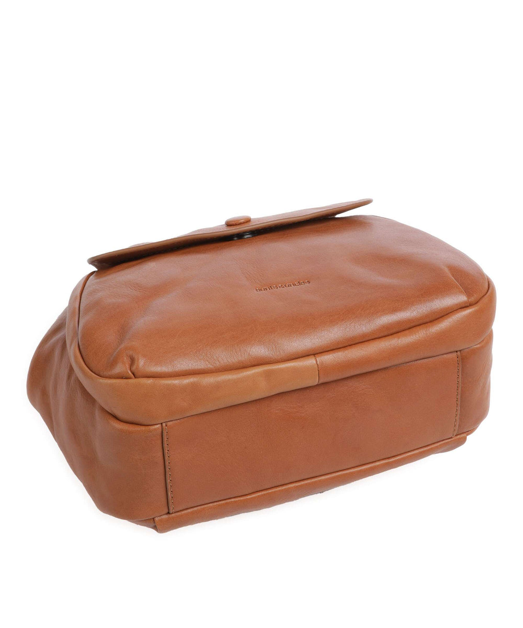 Aunts & Uncles Grandma's Luxury Club Mrs. Cake Pop Crossbody bag caramel