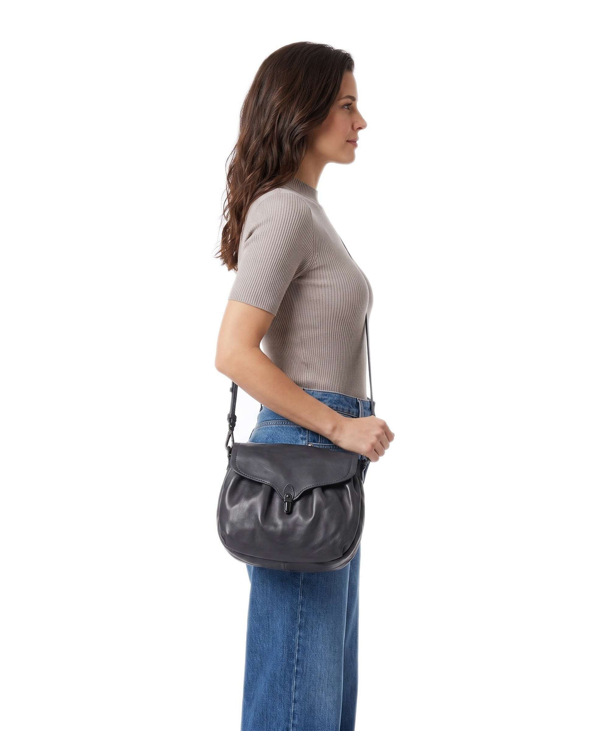 Aunts & Uncles Grandma's Luxury Club Mrs. Coconut Cake Crossbody bag navy blue