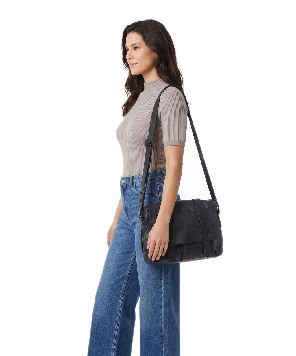 Aunts & Uncles Grandma's Luxury Club Mrs. Honey Pie Messenger bag navy blue