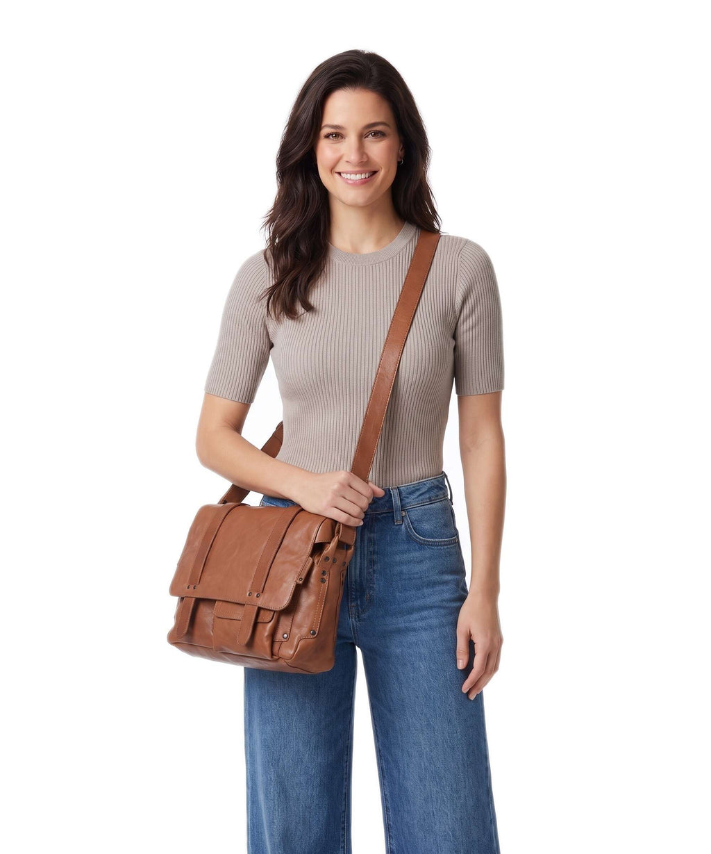Aunts & Uncles Grandma's Luxury Club Mrs. Honey Pie Messenger bag caramel