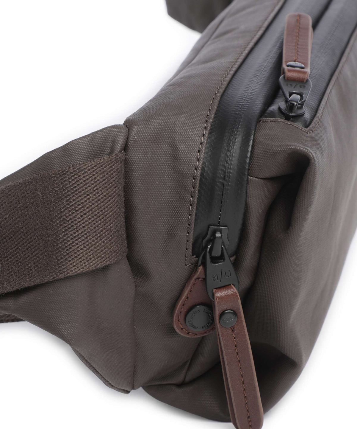 Aunts & Uncles Japan Himeji Belt bag ground coffee