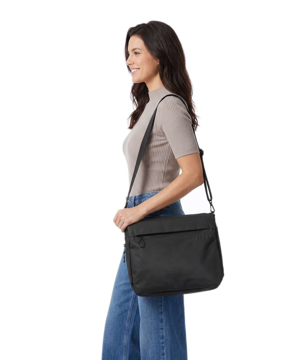 Aunts & Uncles Japan RE lite Midori RE LITE Crossbody bag black