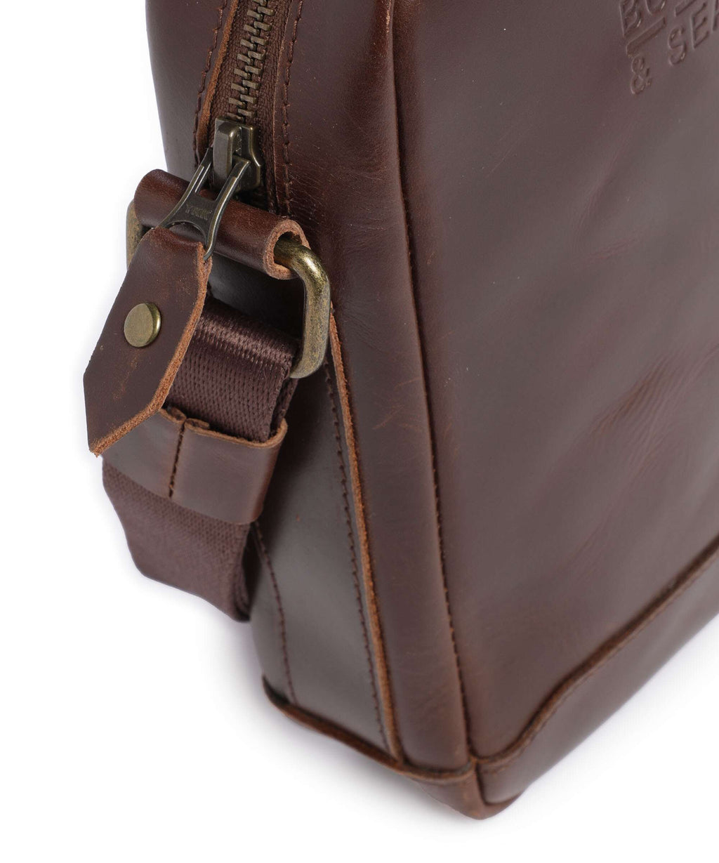 Buckle & Seam Crazy Horse Runner Crossbody bag brown