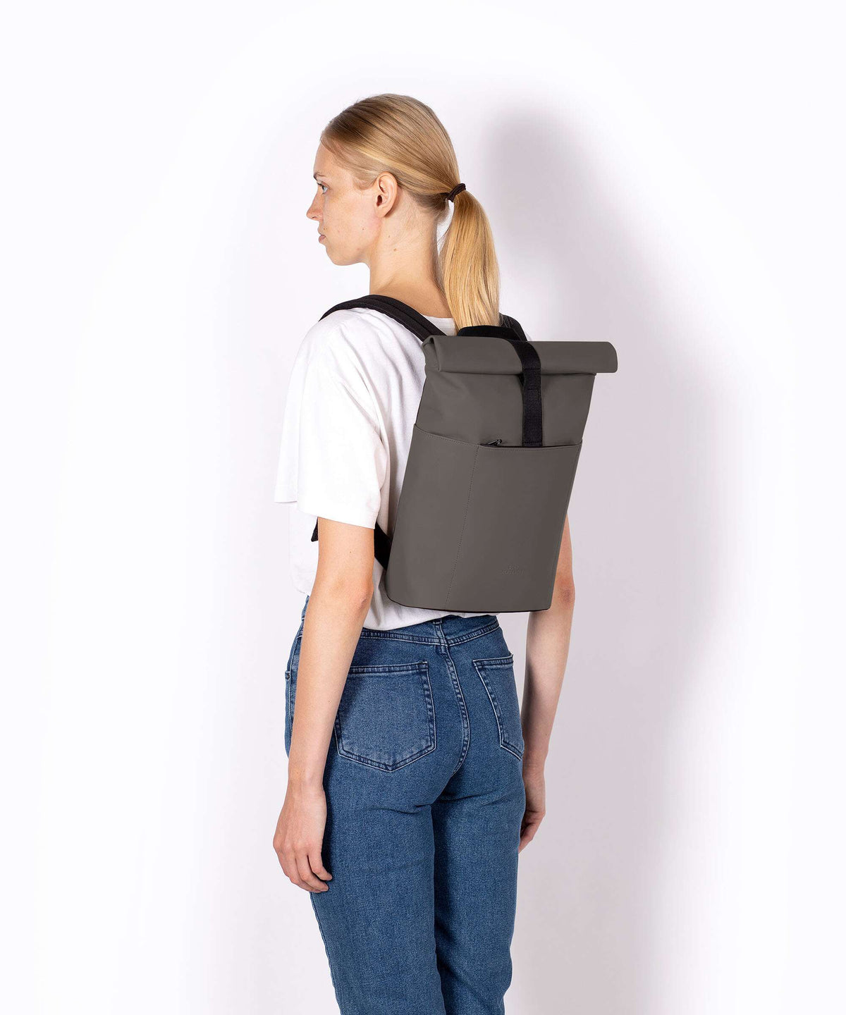 Ucon Acrobatics Lotus Hajo Macro Rolltop backpack light rose