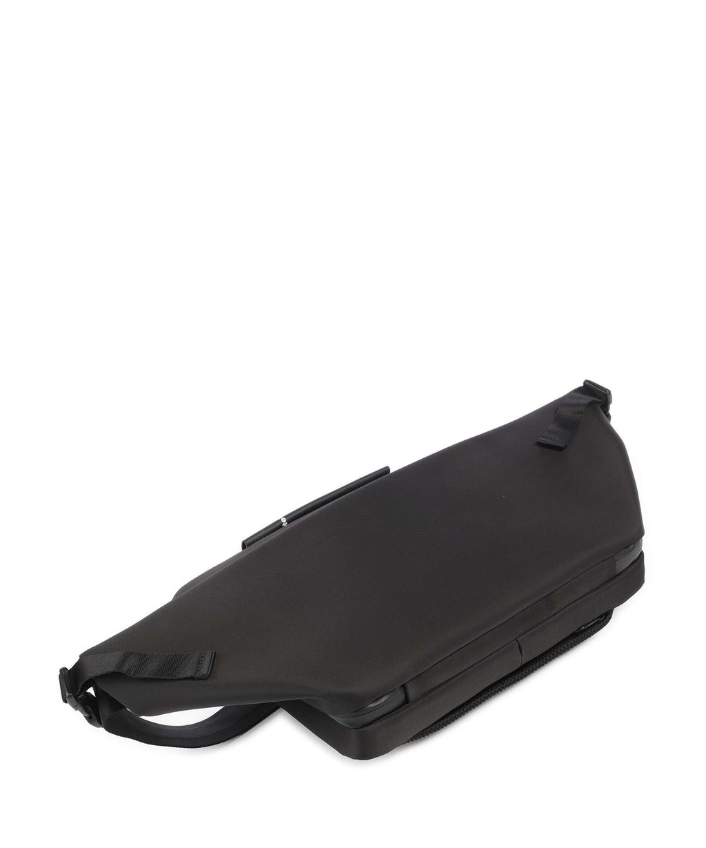 Côte&Ciel Isarau L Sling bag black
