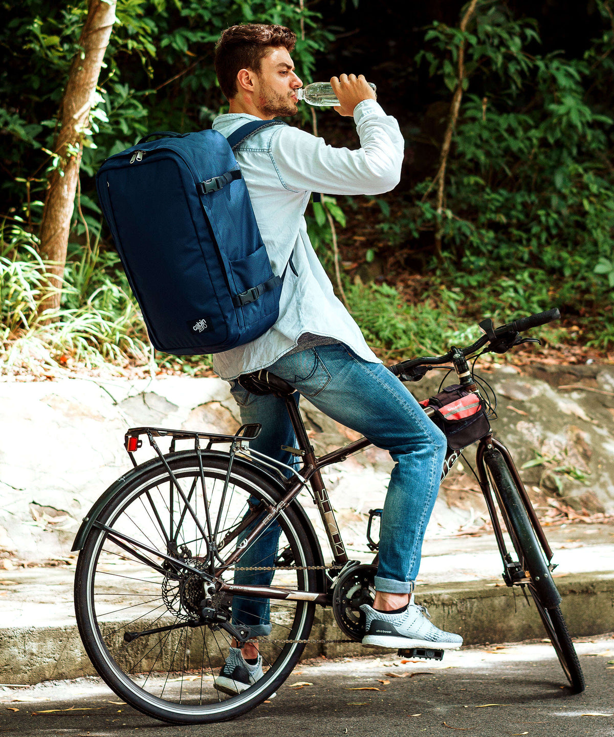 Cabin Zero Classic Plus 42 Travel backpack navy