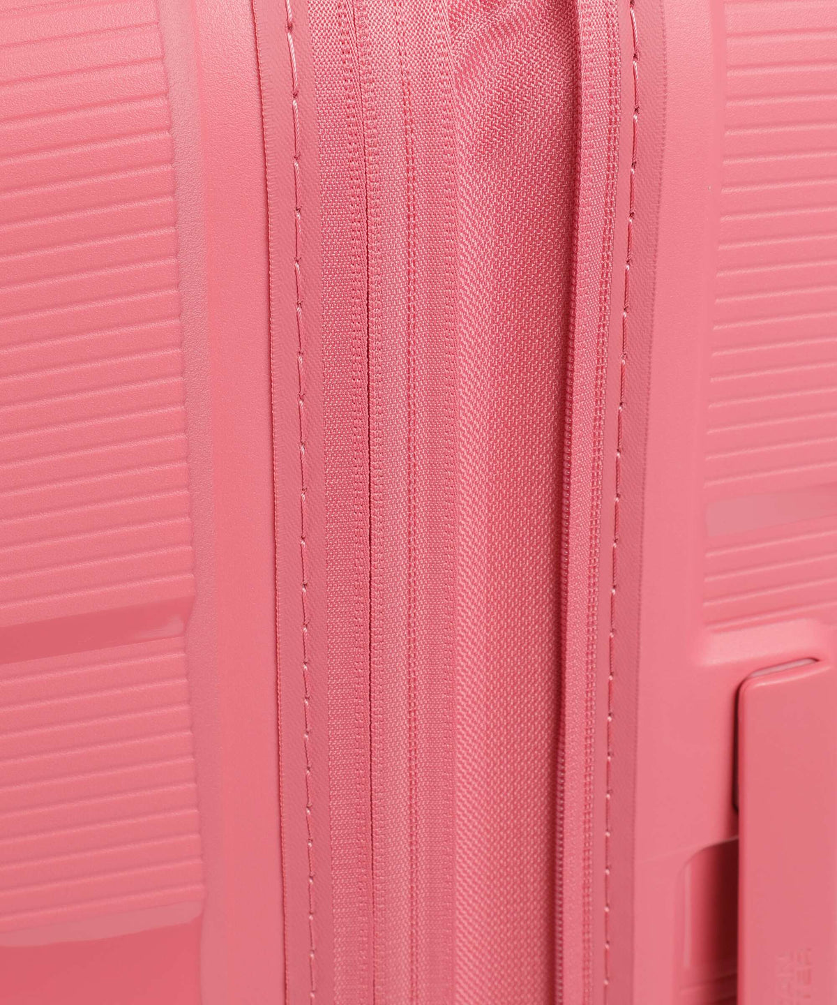 American Tourister Starvibe Spinner (4 wheels) sun kissed coral