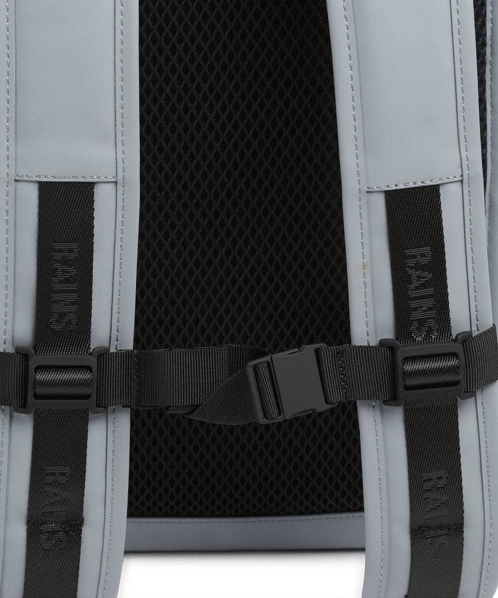 Rains Trail Mountaineer Backpack pool