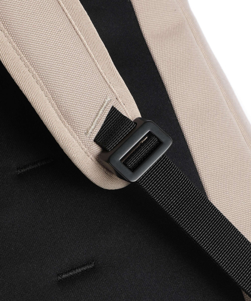 Db Hugger 20 Backpack fogbow beige