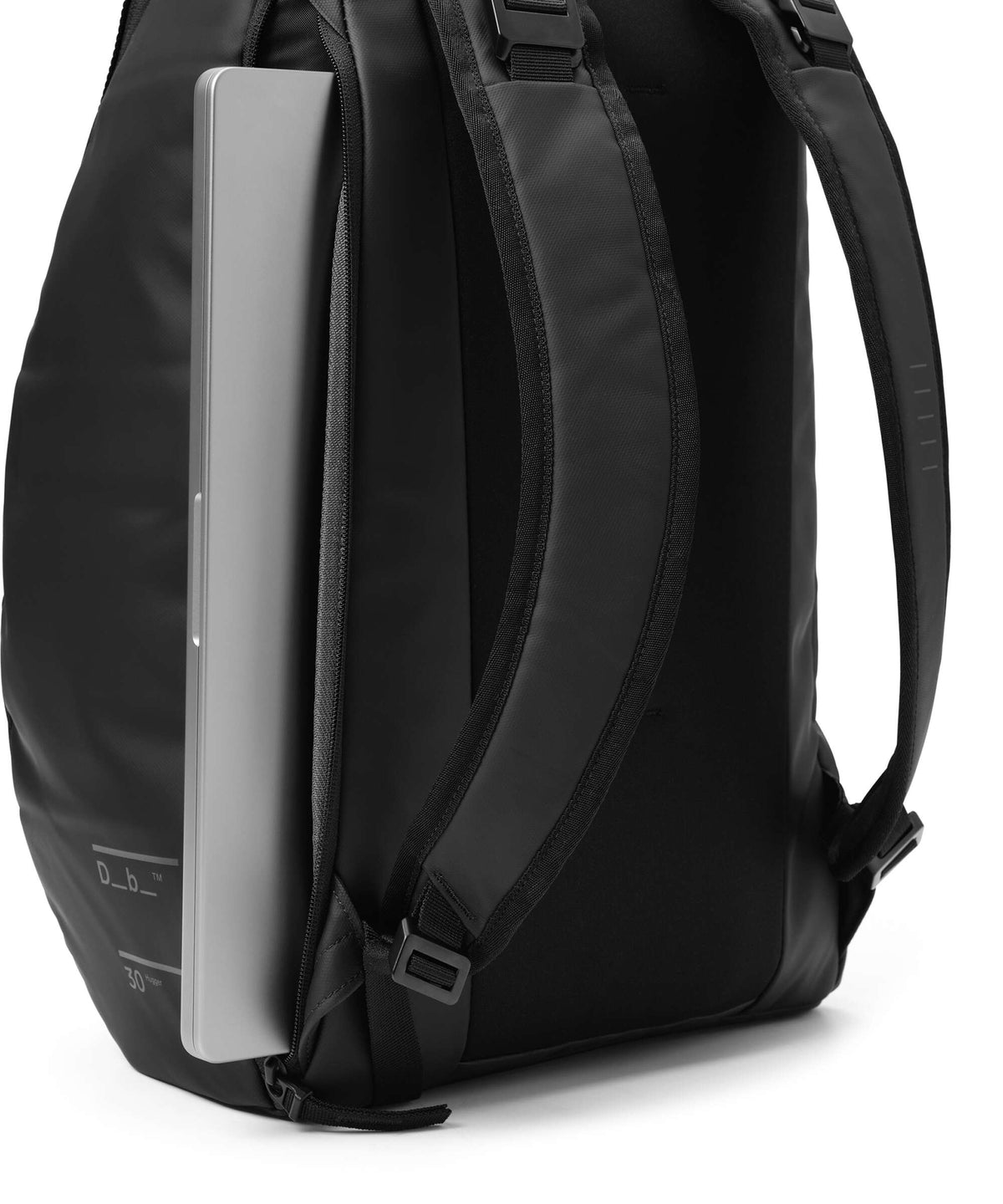 Db Hugger 30 Backpack black out