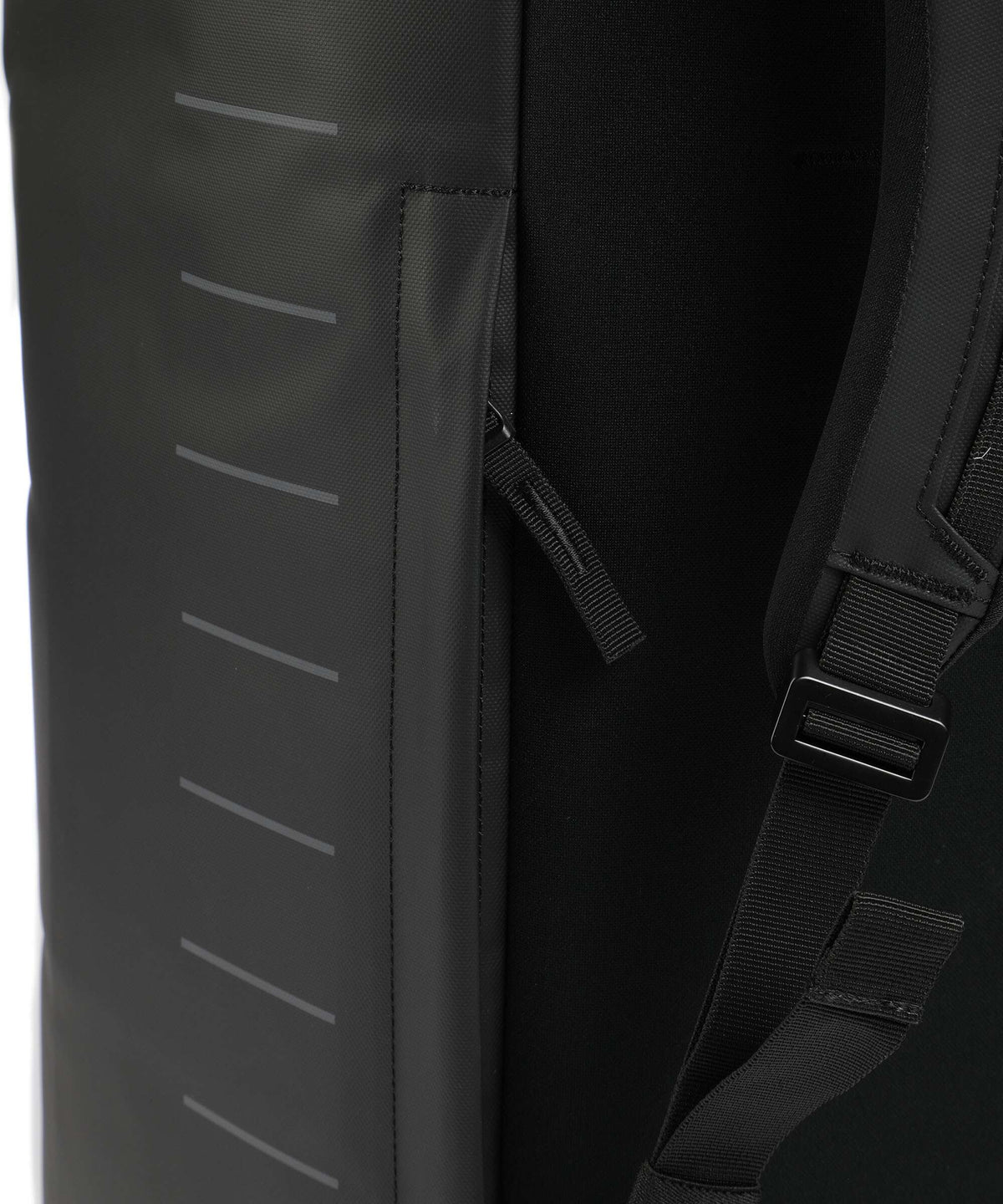 Db Roamer 90 Travel backpack black out