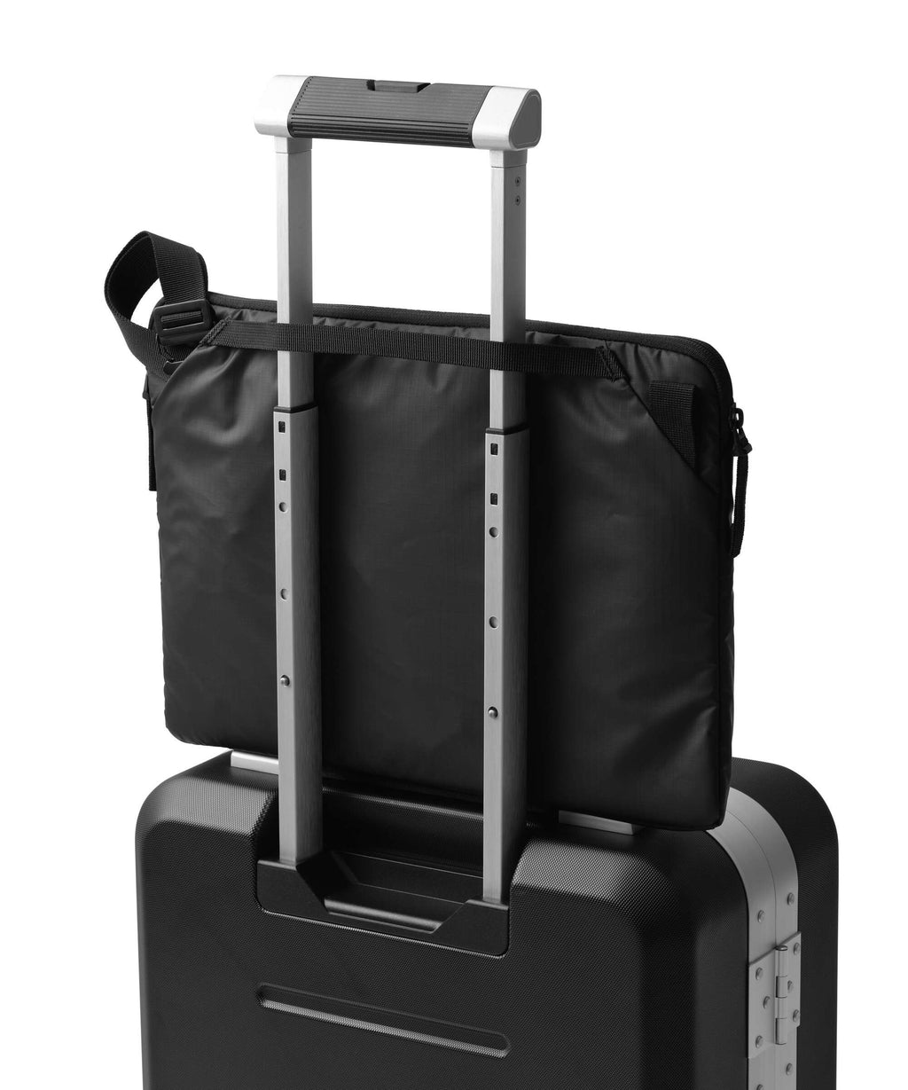 Db Ramverk 16 Laptop bag black out