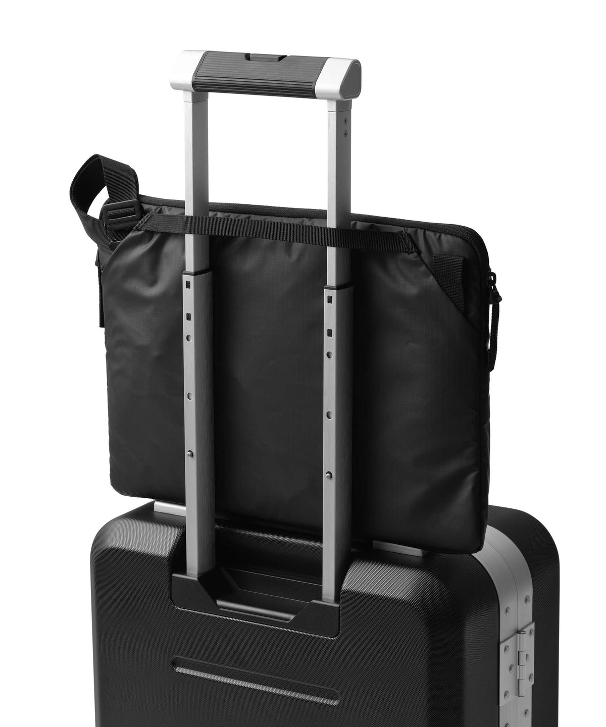 Db Ramverk 16 Laptop bag black out