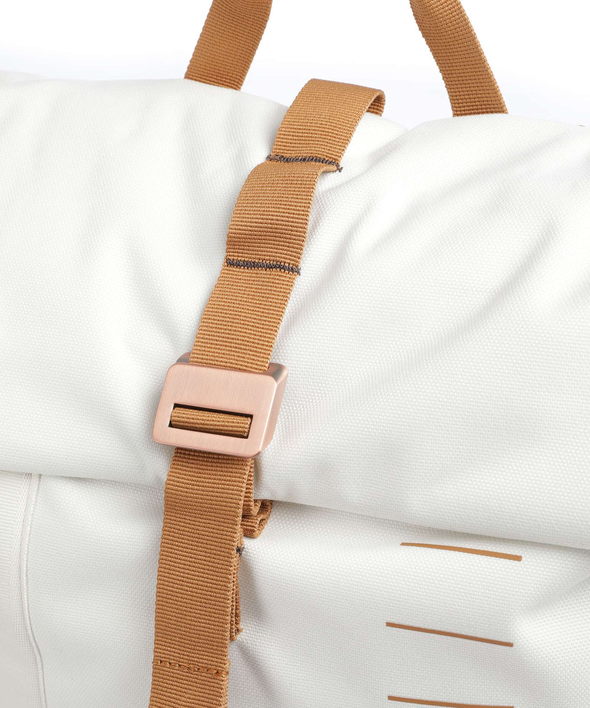 Db Essential 24 Backpack oatmilk