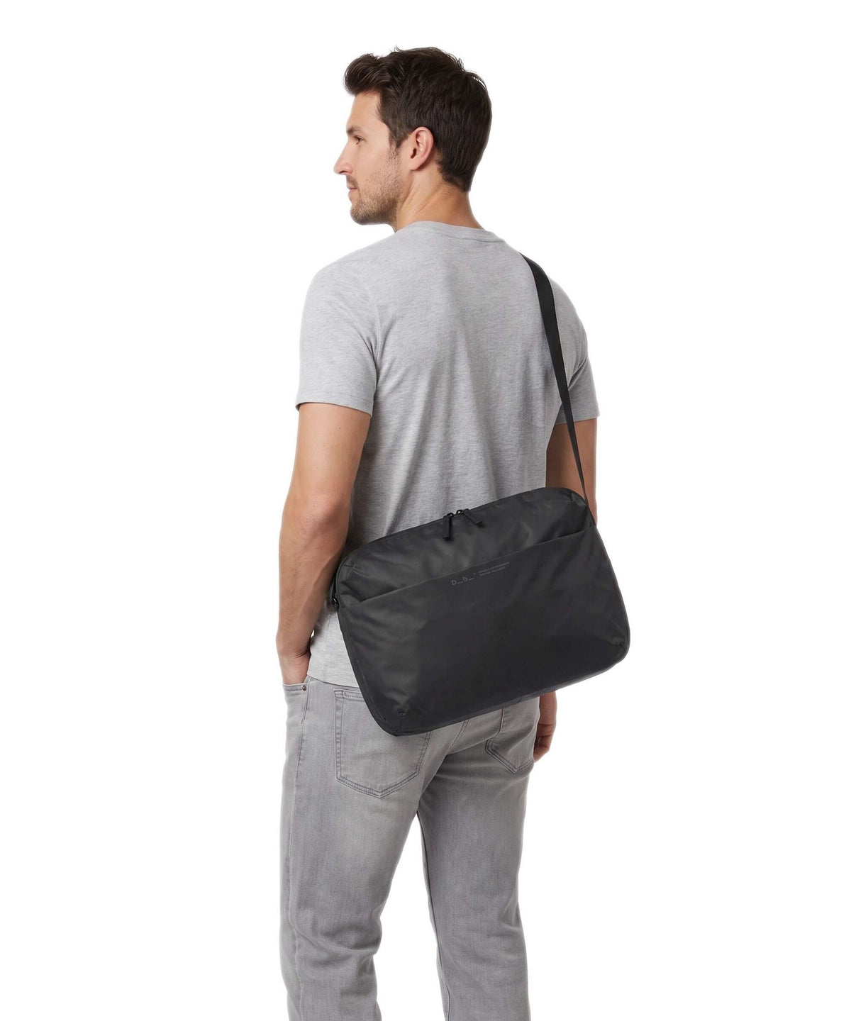 Db Ramverk 16 Laptop bag black out