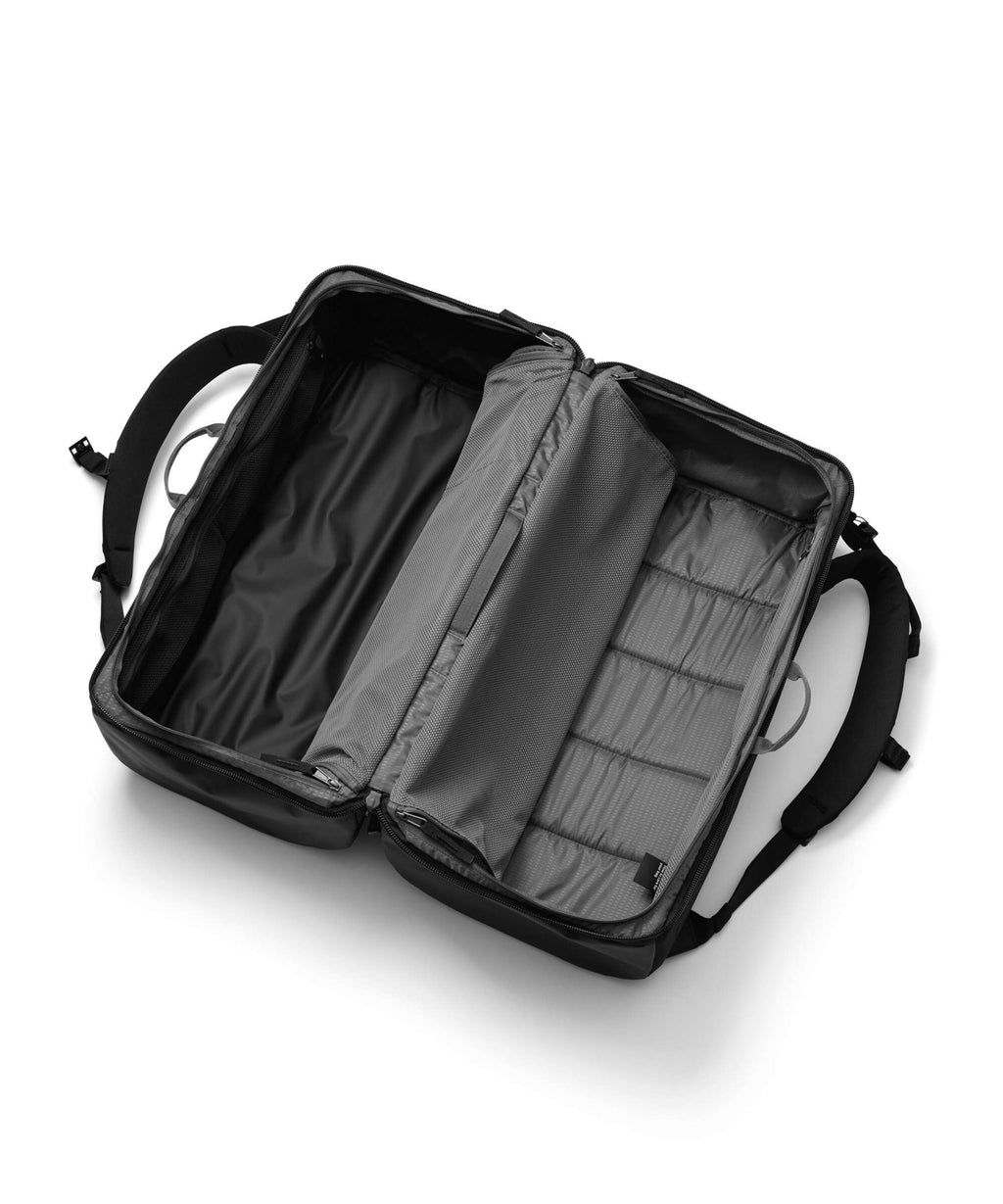 Db Roamer Pro 70 Travel backpack black out