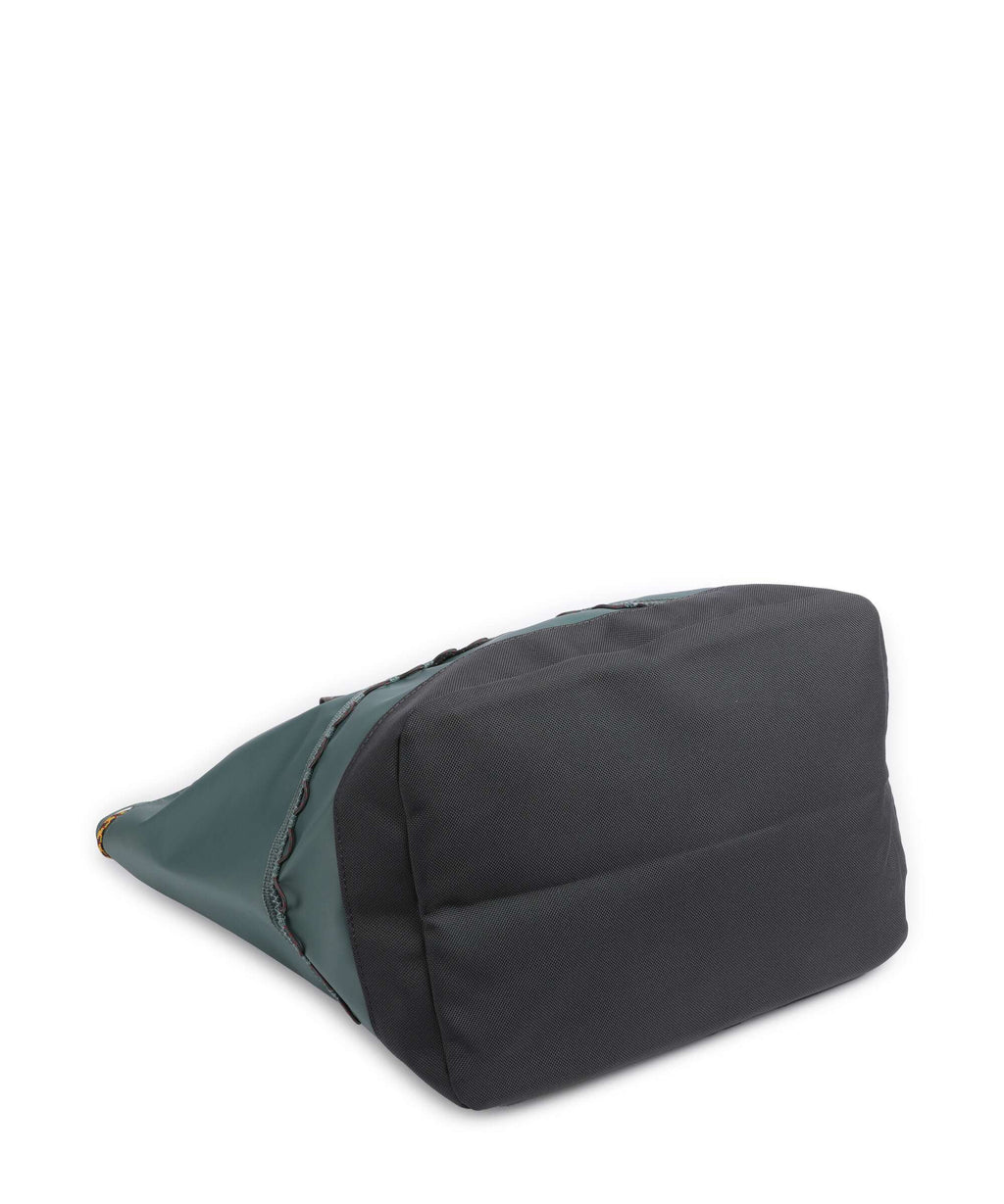 Klättermusen Eljudner 25 Tote bag silver pine