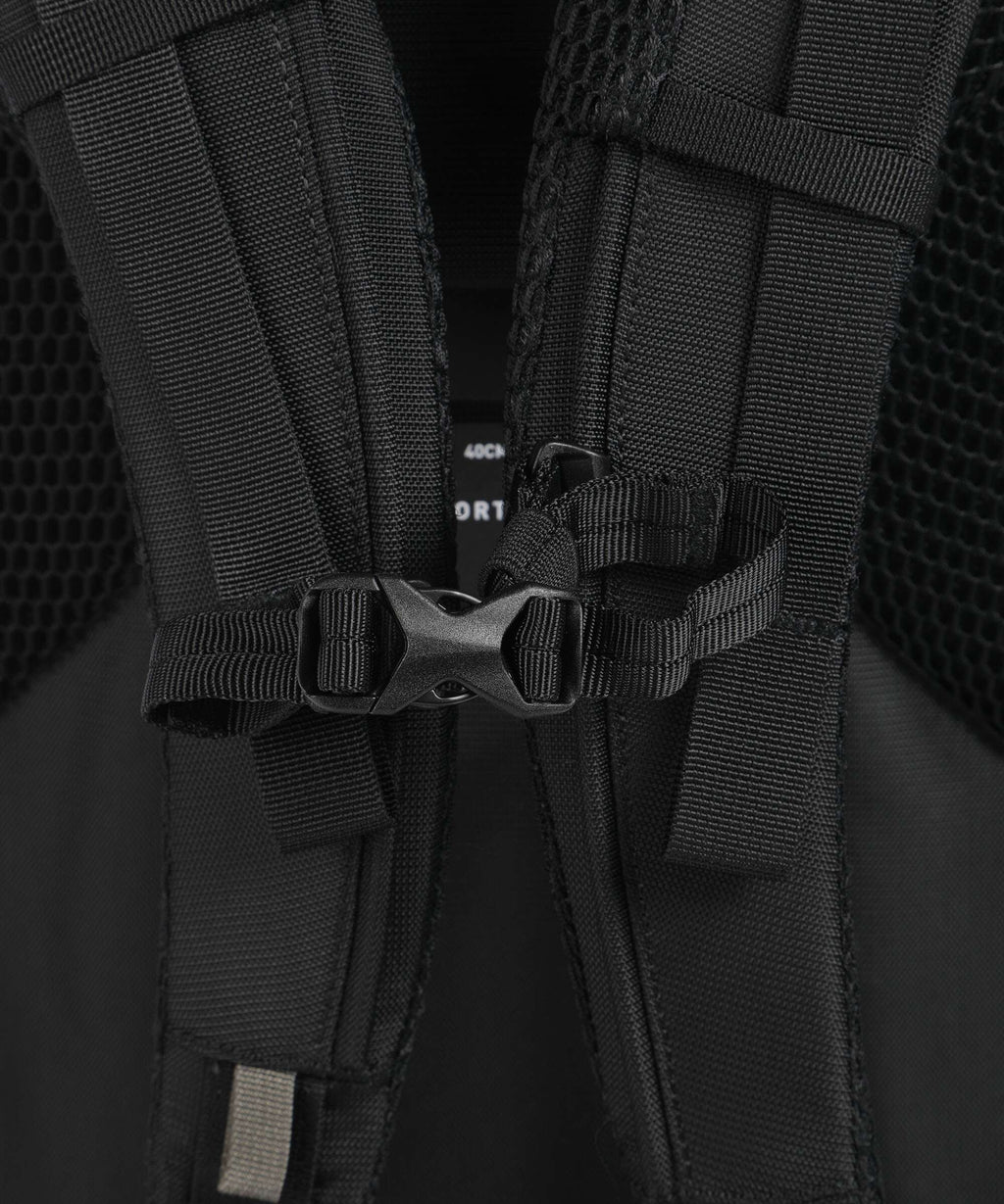 Sandqvist Hike Trail Trekking backpack black