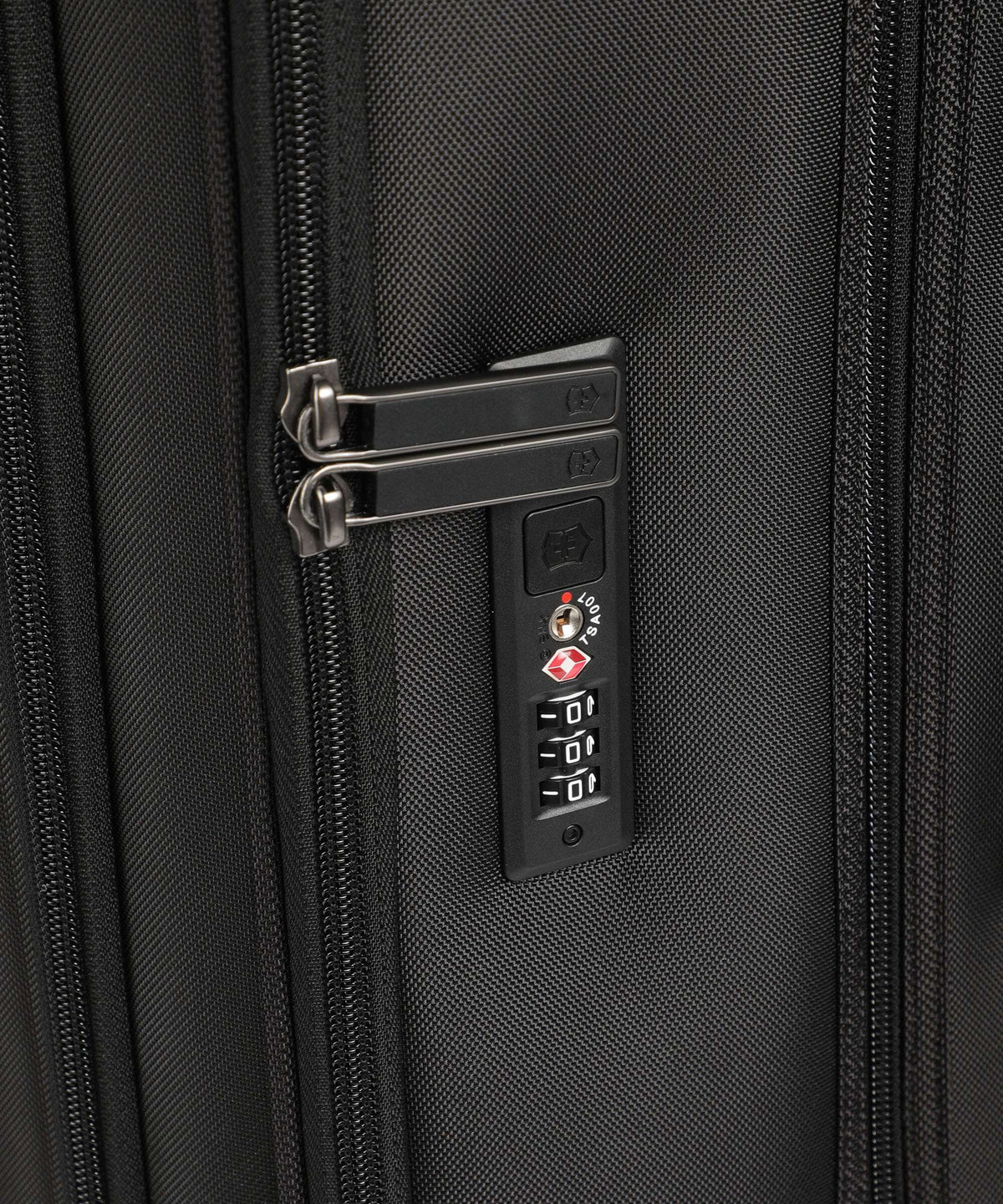 Victorinox Werks Traveler 7.0 XL Spinner (4 wheels) black