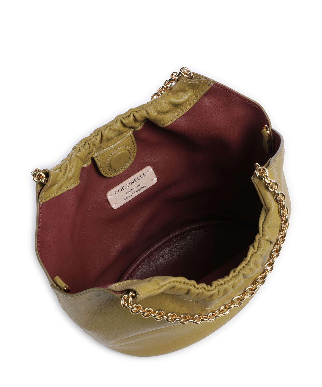 Coccinelle Smash Bucket bag seagrass