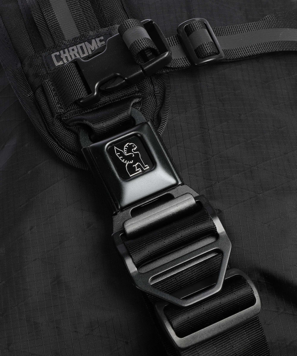 Chrome Metro Mini Messenger bag black