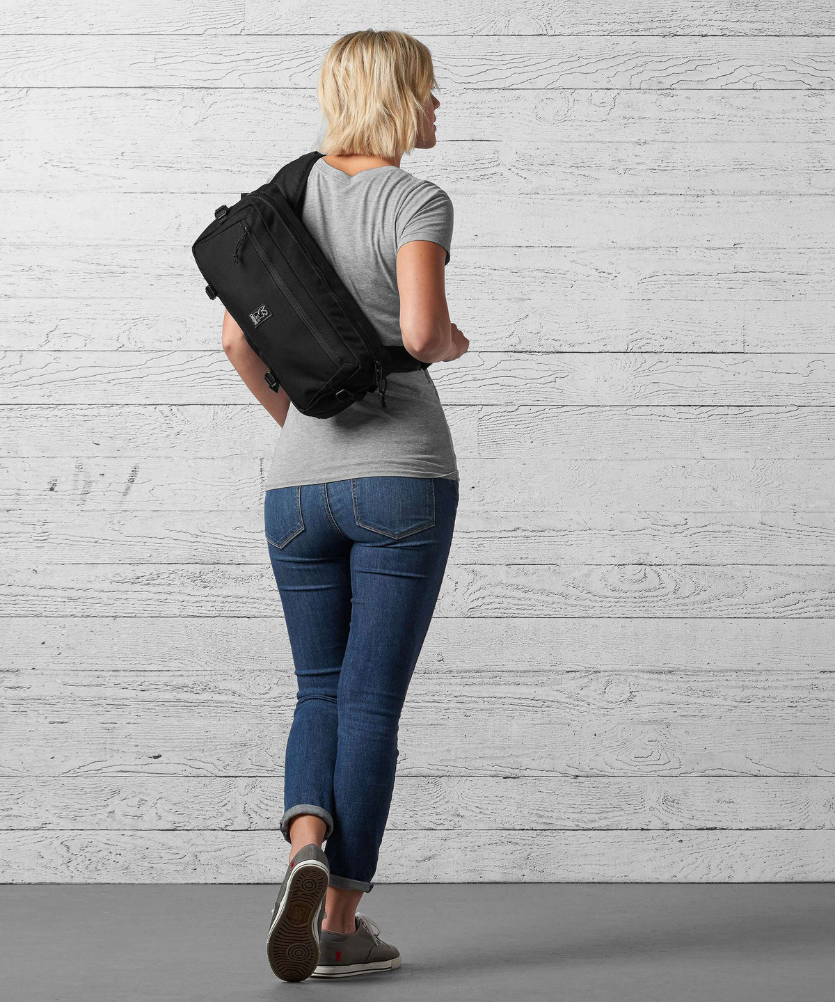 Chrome Kadet Sling bag black