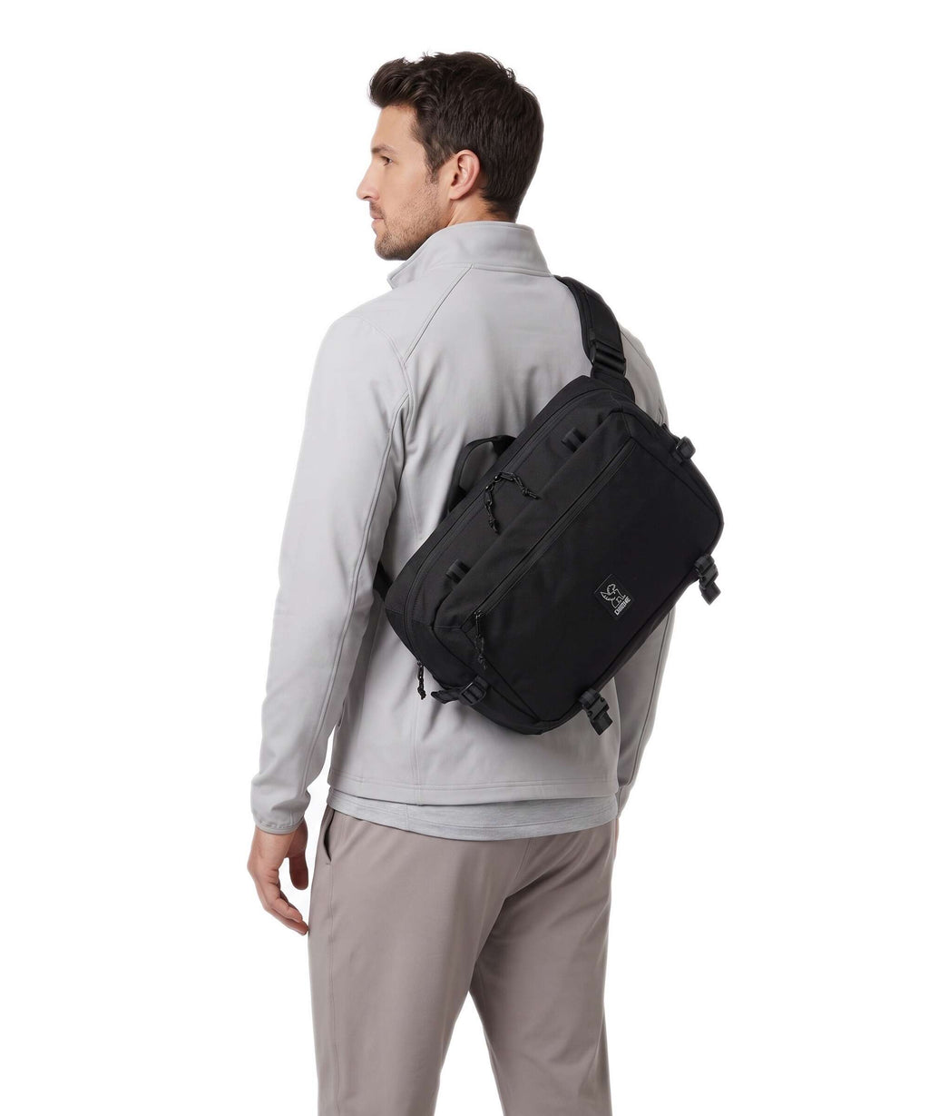 Chrome Kadet Max Messenger bag black
