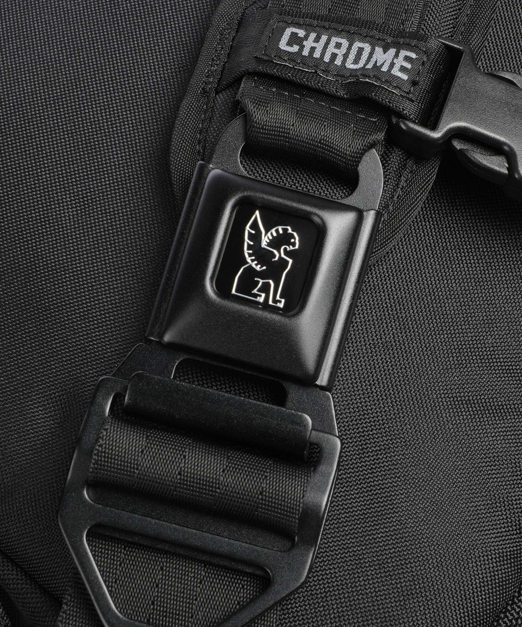Chrome Kadet Max Messenger bag black