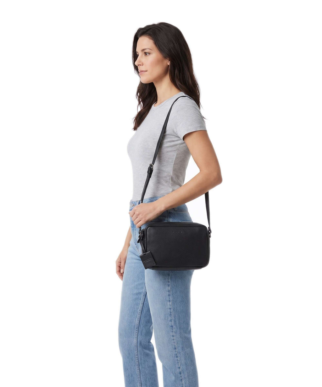 Burkely Antique Avery Crossbody bag black