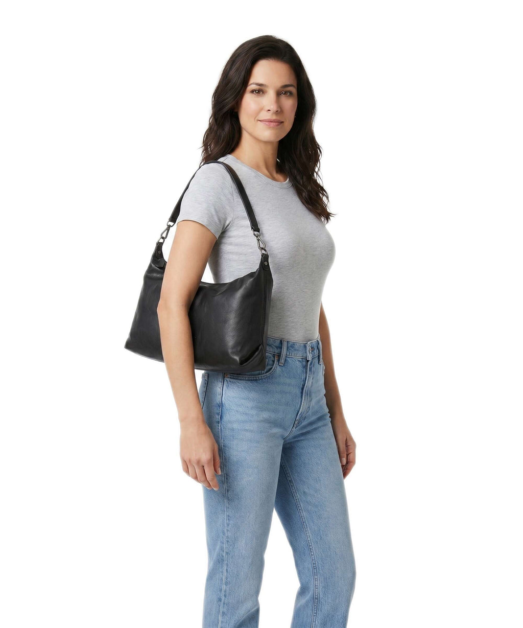 The Chesterfield Brand Wax Pull Up Cow Skara Hobo bag black