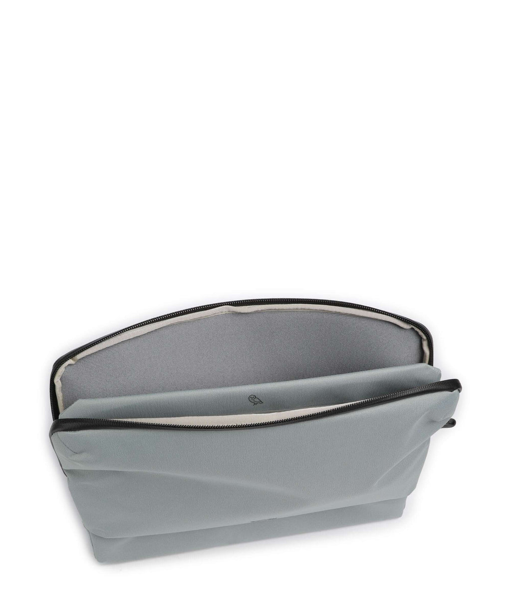 Bellroy Caddy Laptop case eucalyptus